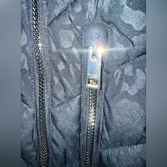 MICHAEL Michael Kors Black Patterned Puffer Coat with Fur Hood Med - Picture 6 of 8